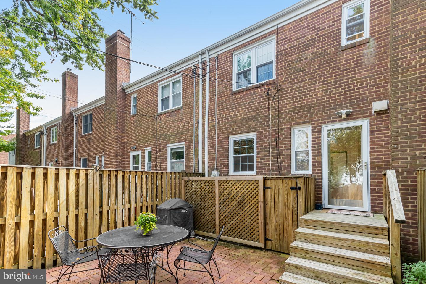 34 E ROSEMONT AVE, ALEXANDRIA, Virginia 22301, 2 Bedrooms Bedrooms, ,2 BathroomsBathrooms,Residential,For sale,34 E ROSEMONT AVE,VAAX2037514 MLS # VAAX2037514