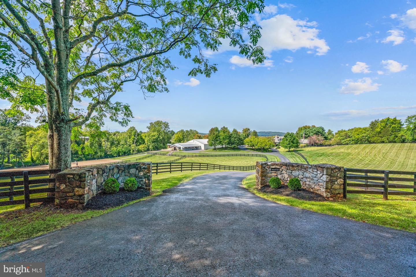 8520 CANNONBALL GATE RD, WARRENTON, Virginia 20186, 6 Bedrooms Bedrooms, ,5 BathroomsBathrooms,Residential,For sale,8520 CANNONBALL GATE RD,VAFQ2013888 MLS # VAFQ2013888