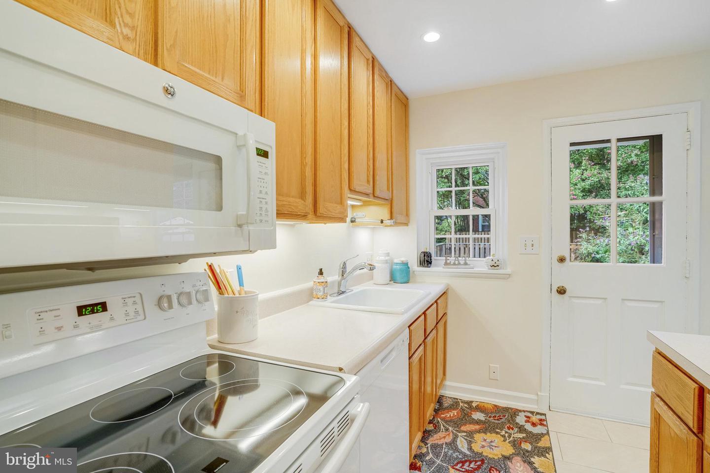 3487 S UTAH ST S, ARLINGTON, Virginia 22206, 2 Bedrooms Bedrooms, ,2 BathroomsBathrooms,Residential,For sale,3487 S UTAH ST S,VAAR2048438 MLS # VAAR2048438