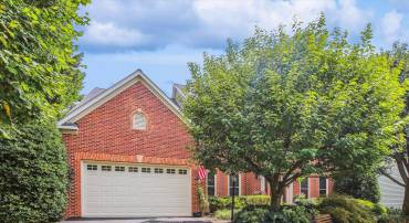 3727 VALLEY OAKS DR, FAIRFAX, Virginia 22033, 4 Bedrooms Bedrooms, ,3 BathroomsBathrooms,Residential,For sale,3727 VALLEY OAKS DR,VAFX2202384 MLS # VAFX2202384