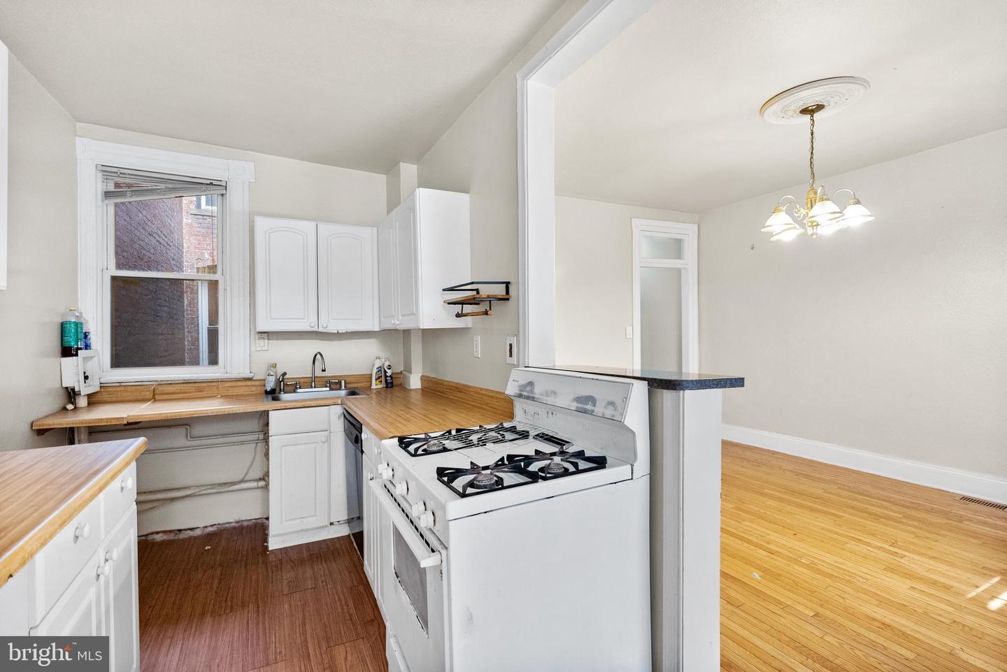 2032 N CAPITOL ST NW, WASHINGTON, District Of Columbia 20002, 9 Bedrooms Bedrooms, ,5 BathroomsBathrooms,Residential,For sale,2032 N CAPITOL ST NW,DCDC2159660 MLS # DCDC2159660