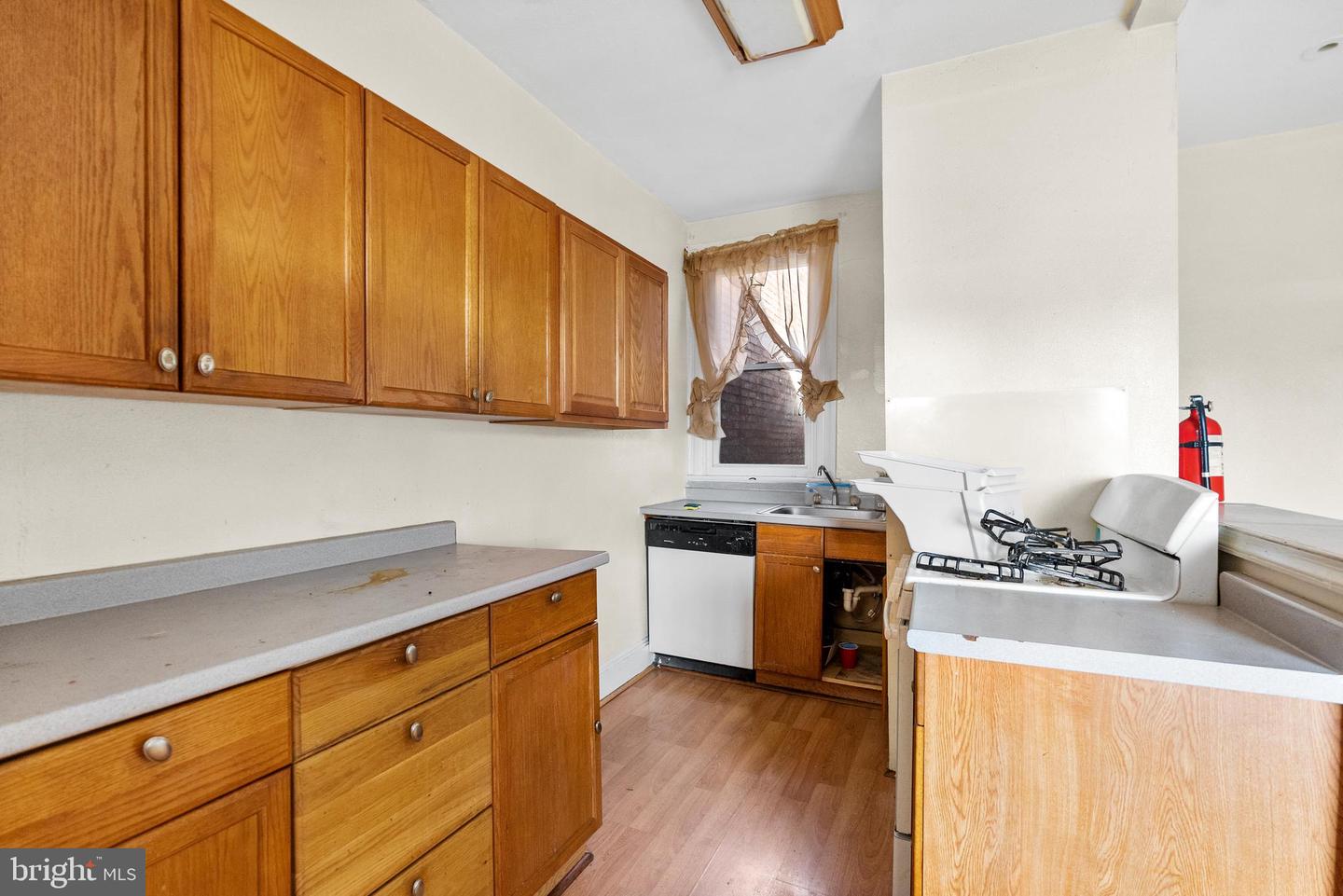2032 N CAPITOL ST NW, WASHINGTON, District Of Columbia 20002, 9 Bedrooms Bedrooms, ,5 BathroomsBathrooms,Residential,For sale,2032 N CAPITOL ST NW,DCDC2159660 MLS # DCDC2159660
