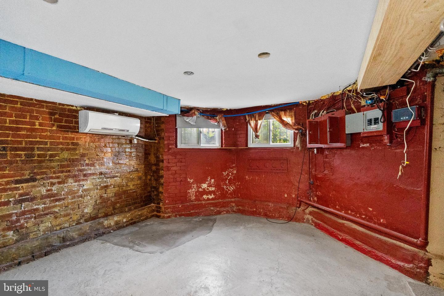 2032 N CAPITOL ST NW, WASHINGTON, District Of Columbia 20002, 9 Bedrooms Bedrooms, ,5 BathroomsBathrooms,Residential,For sale,2032 N CAPITOL ST NW,DCDC2159660 MLS # DCDC2159660