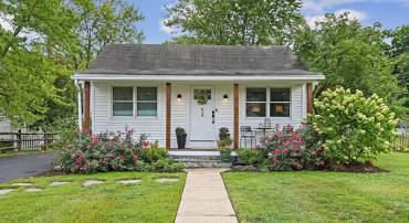 639 NASH ST, HERNDON, Virginia 20170, 2 Bedrooms Bedrooms, ,2 BathroomsBathrooms,Residential,For sale,639 NASH ST,VAFX2202748 MLS # VAFX2202748