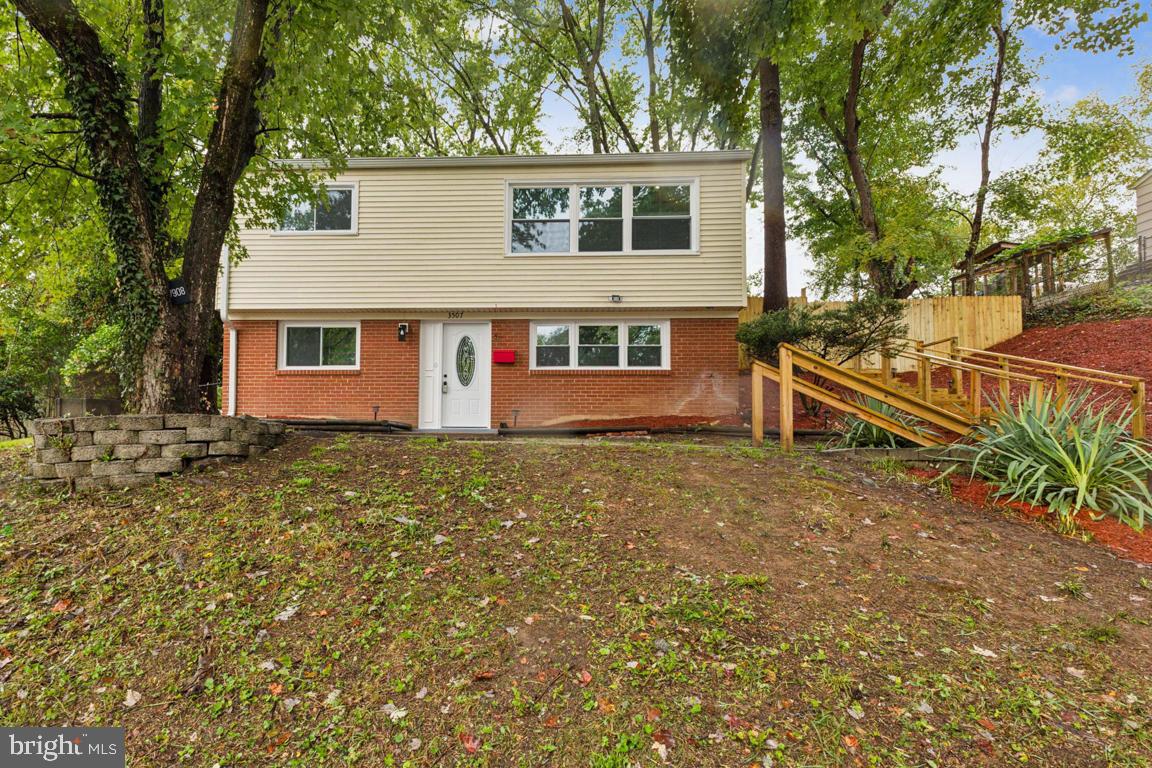 3507 CARSON DR, WOODBRIDGE, Virginia 22193, 4 Bedrooms Bedrooms, ,2 BathroomsBathrooms,Residential,For sale,3507 CARSON DR,VAPW2079946 MLS # VAPW2079946