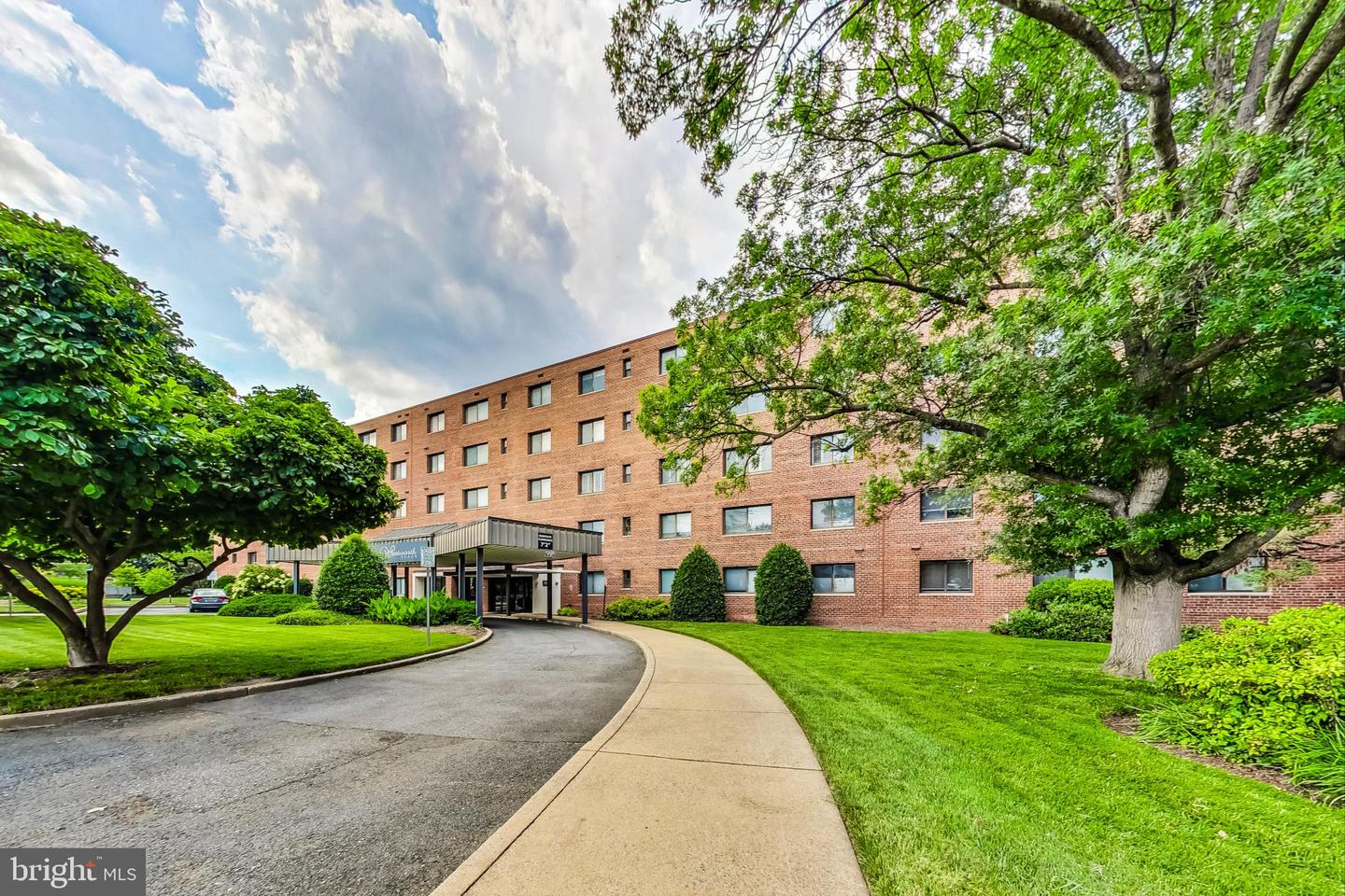 3515 WASHINGTON BLVD #301, ARLINGTON, Virginia 22201, 2 Bedrooms Bedrooms, ,1 BathroomBathrooms,Residential,For sale,3515 WASHINGTON BLVD #301,VAAR2048942 MLS # VAAR2048942