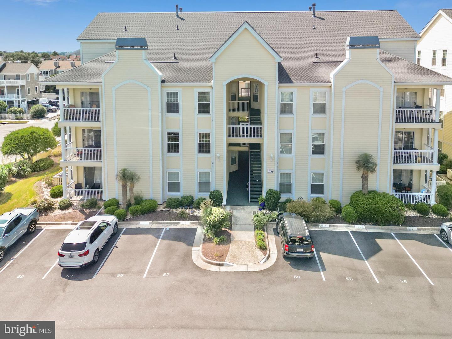 3159 SILVER SANDS CIR #200, VIRGINIA BEACH, Virginia 23451, 3 Bedrooms Bedrooms, 6 Rooms Rooms,2 BathroomsBathrooms,Residential,For sale,3159 SILVER SANDS CIR #200,VAVB2000500 MLS # VAVB2000500