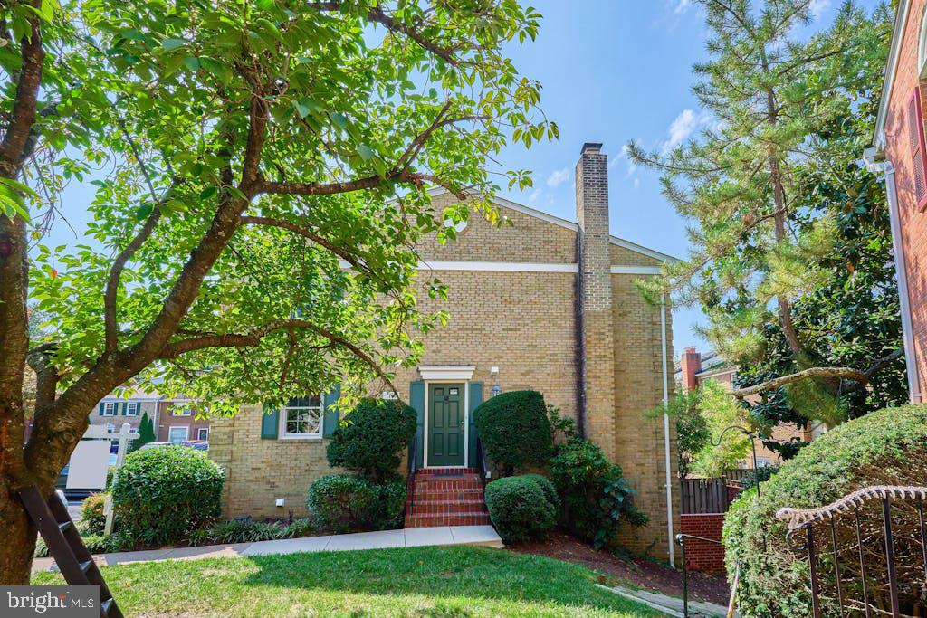 2670 CENTENNIAL CT, ALEXANDRIA, Virginia 22311, 3 Bedrooms Bedrooms, ,3 BathroomsBathrooms,Residential,For sale,2670 CENTENNIAL CT,VAAX2036610 MLS # VAAX2036610