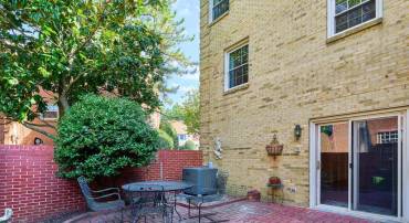 2670 CENTENNIAL CT, ALEXANDRIA, Virginia 22311, 3 Bedrooms Bedrooms, ,3 BathroomsBathrooms,Residential,For sale,2670 CENTENNIAL CT,VAAX2036610 MLS # VAAX2036610