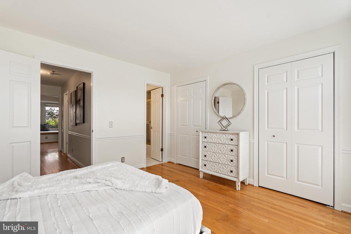 114 N UNION ST, ALEXANDRIA, Virginia 22314, 3 Bedrooms Bedrooms, 9 Rooms Rooms,3 BathroomsBathrooms,Residential,For sale,114 N UNION ST,VAAX2036642 MLS # VAAX2036642