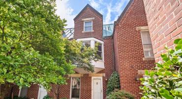 114 N UNION ST, ALEXANDRIA, Virginia 22314, 3 Bedrooms Bedrooms, 9 Rooms Rooms,3 BathroomsBathrooms,Residential,For sale,114 N UNION ST,VAAX2036642 MLS # VAAX2036642