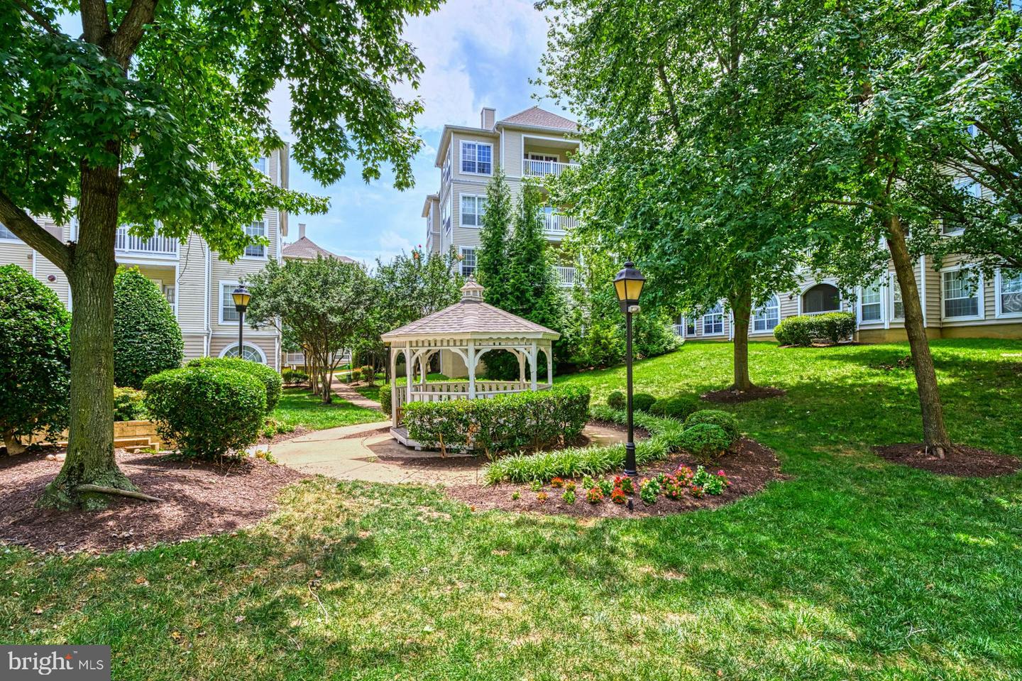 4561 STRUTFIELD LN #3104, ALEXANDRIA, Virginia 22311, 2 Bedrooms Bedrooms, 7 Rooms Rooms,2 BathroomsBathrooms,Residential,For sale,4561 STRUTFIELD LN #3104,VAAX2036710 MLS # VAAX2036710