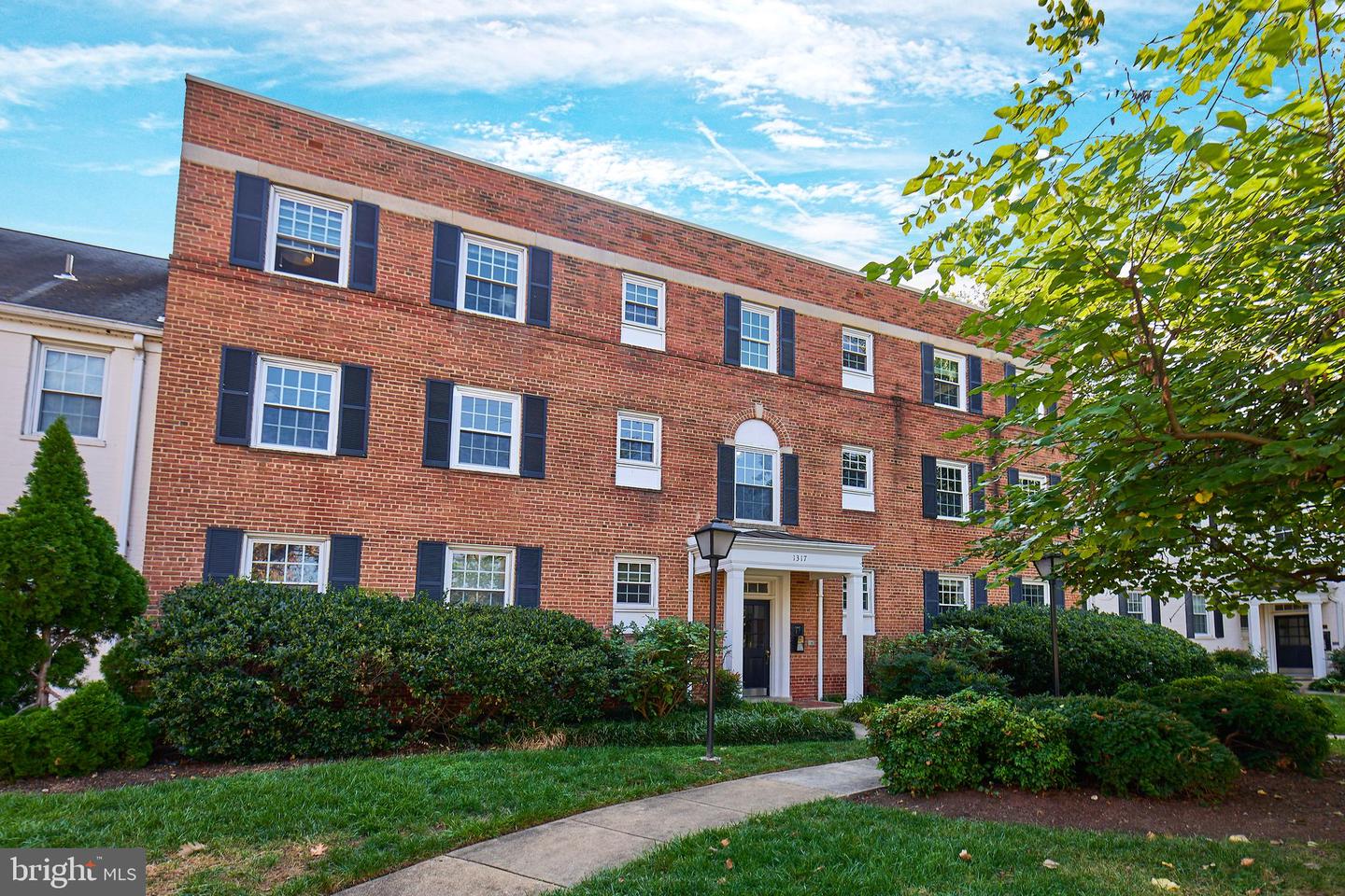 1317 S WALTER REED DR #17201, ARLINGTON, Virginia 22204, 2 Bedrooms Bedrooms, ,1 BathroomBathrooms,Residential,For sale,1317 S WALTER REED DR #17201,VAAR2048864 MLS # VAAR2048864