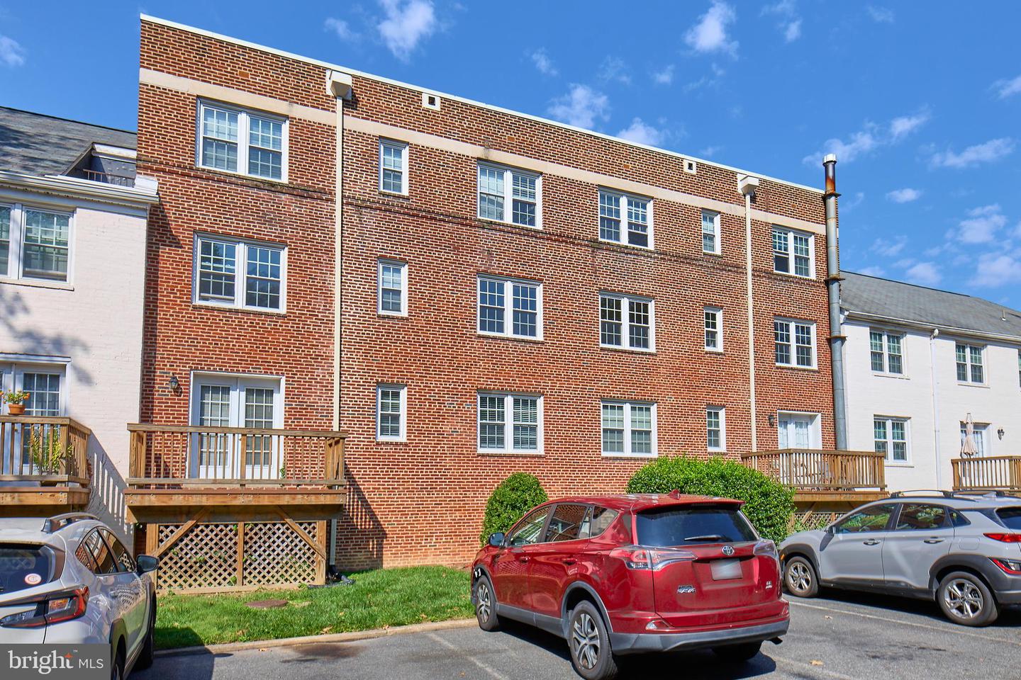 1317 S WALTER REED DR #17201, ARLINGTON, Virginia 22204, 2 Bedrooms Bedrooms, ,1 BathroomBathrooms,Residential,For sale,1317 S WALTER REED DR #17201,VAAR2048864 MLS # VAAR2048864