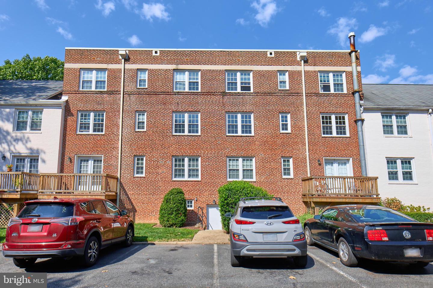 1317 S WALTER REED DR #17201, ARLINGTON, Virginia 22204, 2 Bedrooms Bedrooms, ,1 BathroomBathrooms,Residential,For sale,1317 S WALTER REED DR #17201,VAAR2048864 MLS # VAAR2048864