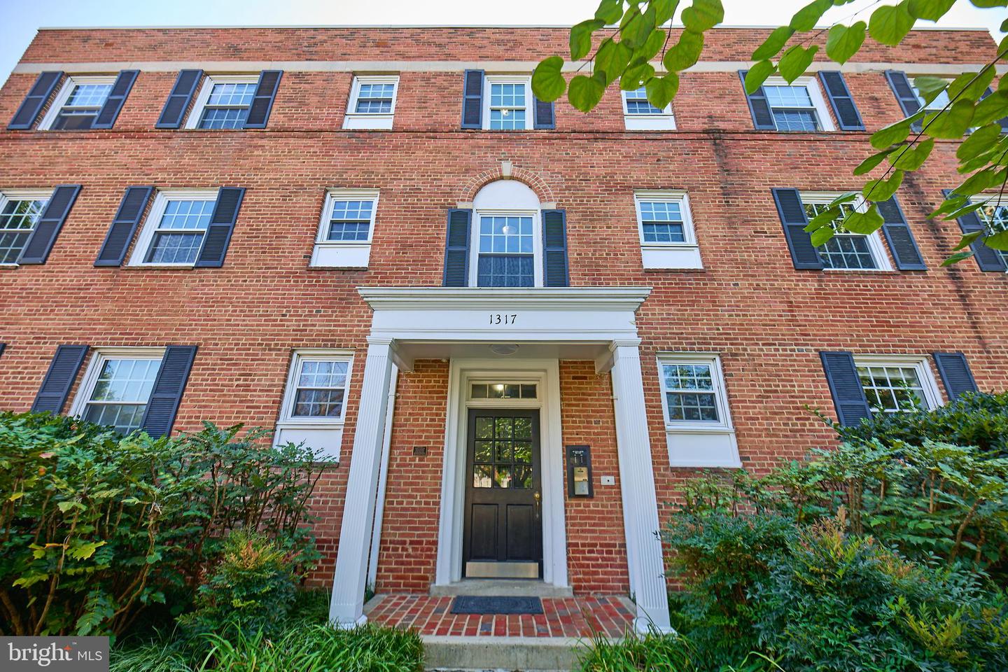 1317 S WALTER REED DR #17201, ARLINGTON, Virginia 22204, 2 Bedrooms Bedrooms, ,1 BathroomBathrooms,Residential,For sale,1317 S WALTER REED DR #17201,VAAR2048864 MLS # VAAR2048864