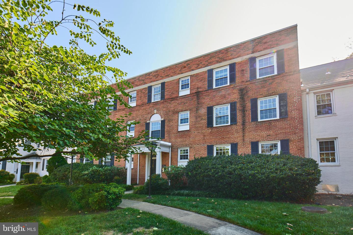 1317 S WALTER REED DR #17201, ARLINGTON, Virginia 22204, 2 Bedrooms Bedrooms, ,1 BathroomBathrooms,Residential,For sale,1317 S WALTER REED DR #17201,VAAR2048864 MLS # VAAR2048864