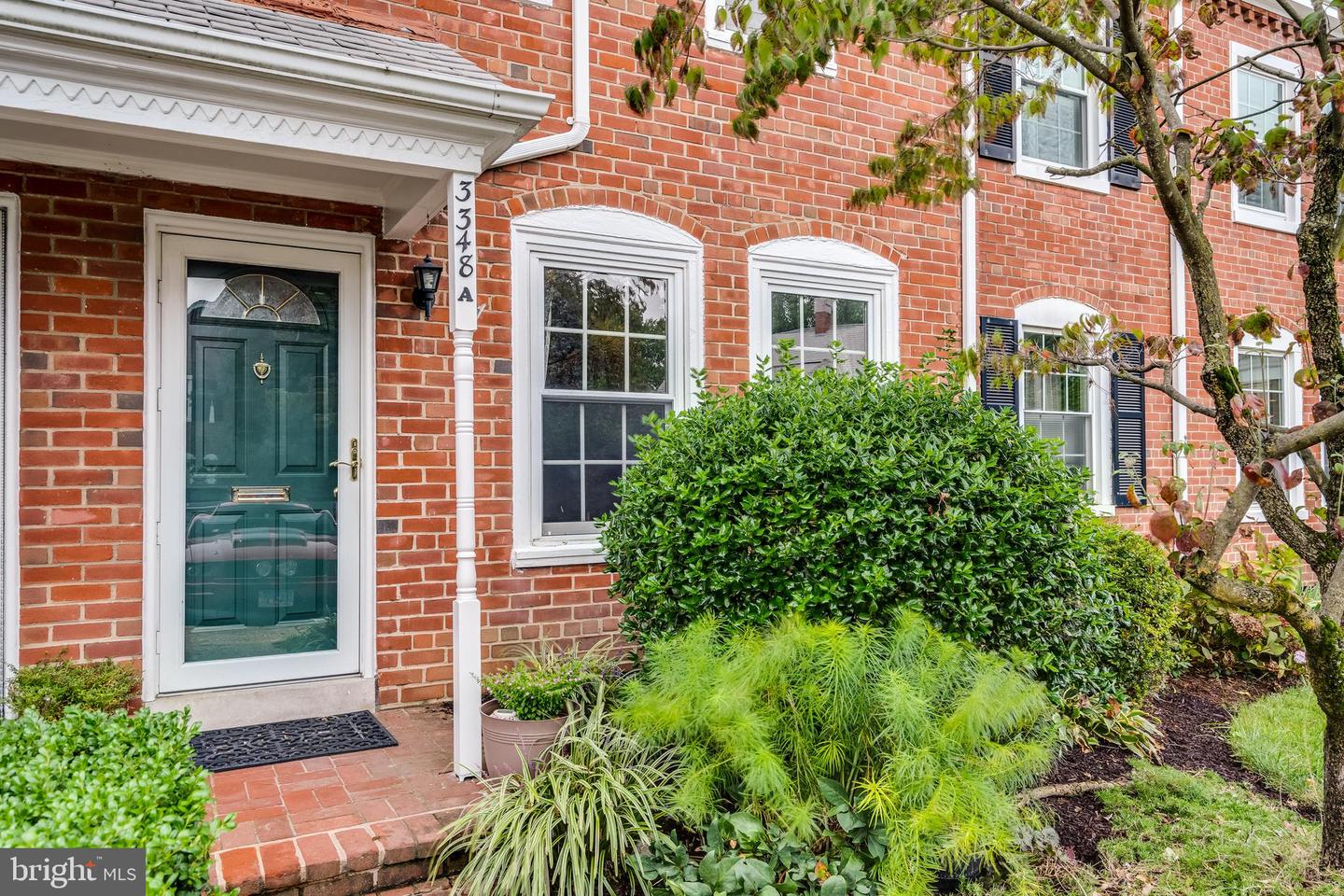 3348 S WAKEFIELD ST #A, ARLINGTON, Virginia 22206, 2 Bedrooms Bedrooms, 9 Rooms Rooms,2 BathroomsBathrooms,Residential,For sale,3348 S WAKEFIELD ST #A,VAAR2048872 MLS # VAAR2048872