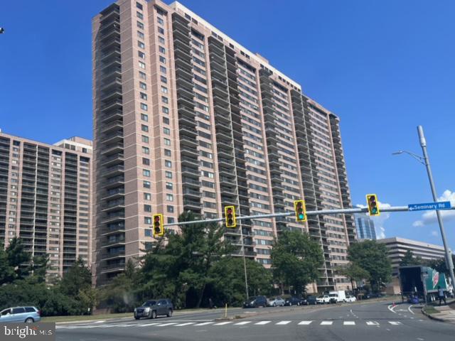 5501 SEMINARY RD #1715S, FALLS CHURCH, Virginia 22041, 1 Bedroom Bedrooms, ,1 BathroomBathrooms,Residential,For sale,5501 SEMINARY RD #1715S,VAFX2202610 MLS # VAFX2202610