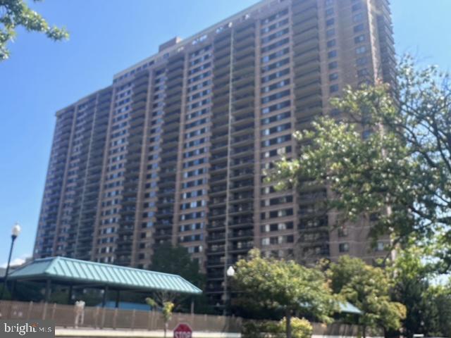 5501 SEMINARY RD #1715S, FALLS CHURCH, Virginia 22041, 1 Bedroom Bedrooms, ,1 BathroomBathrooms,Residential,For sale,5501 SEMINARY RD #1715S,VAFX2202610 MLS # VAFX2202610