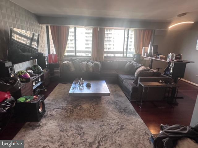 5501 SEMINARY RD #1715S, FALLS CHURCH, Virginia 22041, 1 Bedroom Bedrooms, ,1 BathroomBathrooms,Residential,For sale,5501 SEMINARY RD #1715S,VAFX2202610 MLS # VAFX2202610