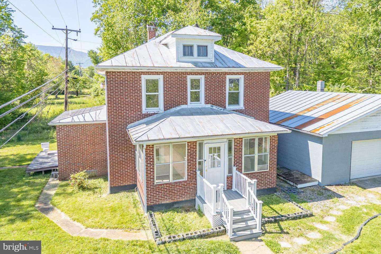 555 ARNOLDS VALLEY RD, NATURAL BRIDGE STATION, Virginia 24579, 3 Bedrooms Bedrooms, 3 Rooms Rooms,2 BathroomsBathrooms,Residential,For sale,555 ARNOLDS VALLEY RD,VARB2000030 MLS # VARB2000030