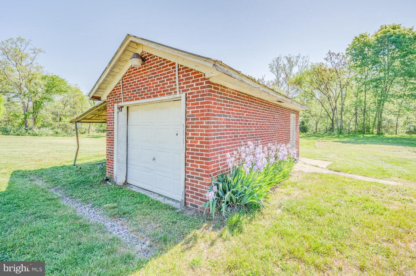 555 ARNOLDS VALLEY RD, NATURAL BRIDGE STATION, Virginia 24579, 3 Bedrooms Bedrooms, 3 Rooms Rooms,2 BathroomsBathrooms,Residential,For sale,555 ARNOLDS VALLEY RD,VARB2000030 MLS # VARB2000030