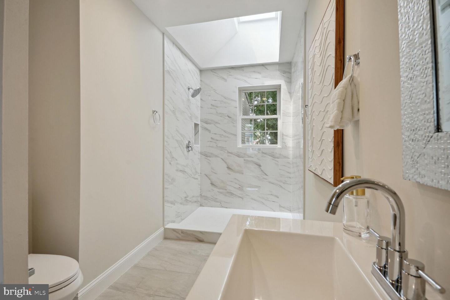 1636 INDEPENDENCE AVE SE, WASHINGTON, District Of Columbia 20003, 2 Bedrooms Bedrooms, ,2 BathroomsBathrooms,Residential,For sale,1636 INDEPENDENCE AVE SE,DCDC2160692 MLS # DCDC2160692