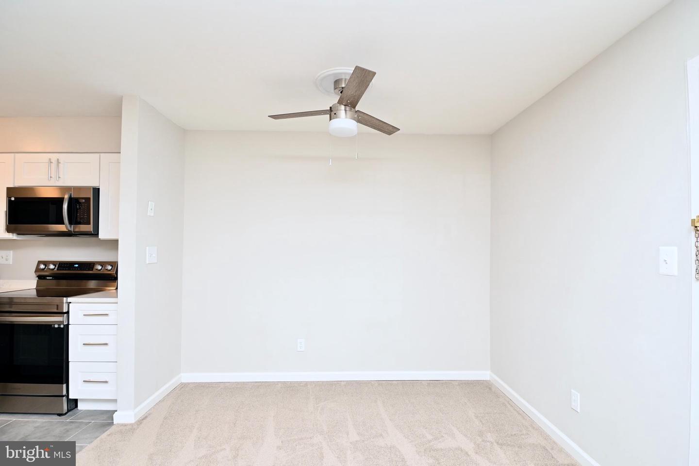 5904-A KINGSFORD RD #414, SPRINGFIELD, Virginia 22152, 2 Bedrooms Bedrooms, ,1 BathroomBathrooms,Residential,For sale,5904-A KINGSFORD RD #414,VAFX2203130 MLS # VAFX2203130