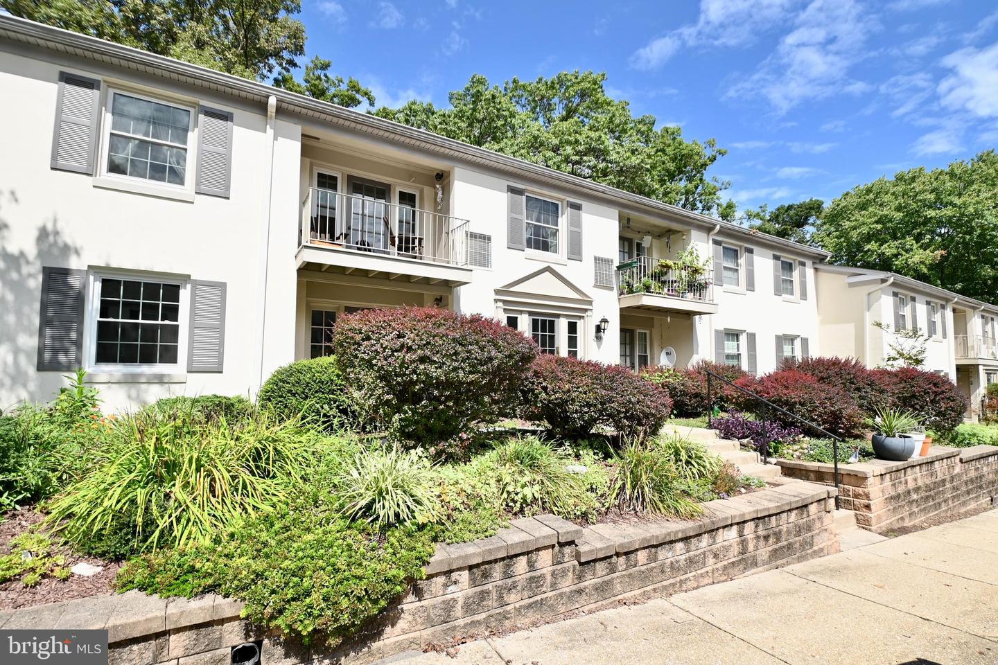 5904-A KINGSFORD RD #414, SPRINGFIELD, Virginia 22152, 2 Bedrooms Bedrooms, ,1 BathroomBathrooms,Residential,For sale,5904-A KINGSFORD RD #414,VAFX2203130 MLS # VAFX2203130