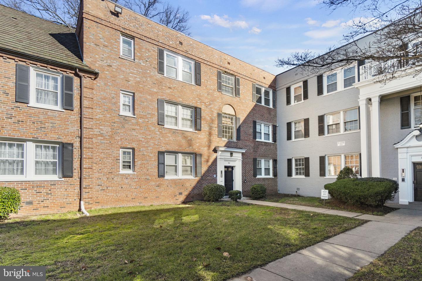 2042 FORT DAVIS ST SE #302, WASHINGTON, District Of Columbia 20020, 1 Bedroom Bedrooms, ,1 BathroomBathrooms,Residential,For sale,2042 FORT DAVIS ST SE #302,DCDC2143834 MLS # DCDC2143834