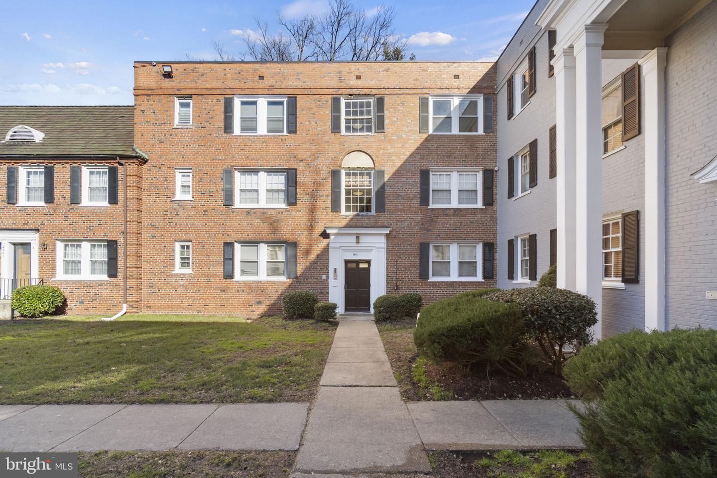 2042 FORT DAVIS ST SE #302, WASHINGTON, District Of Columbia 20020, 1 Bedroom Bedrooms, ,1 BathroomBathrooms,Residential,For sale,2042 FORT DAVIS ST SE #302,DCDC2143834 MLS # DCDC2143834