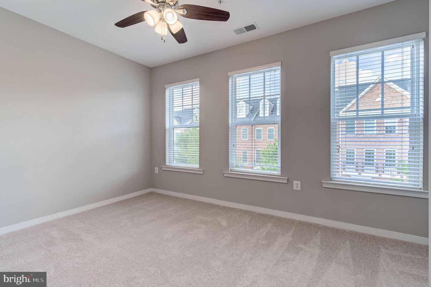 263 CRESCENT STATION TER SE, LEESBURG, Virginia 20175, 3 Bedrooms Bedrooms, ,3 BathroomsBathrooms,Residential,For sale,263 CRESCENT STATION TER SE,VALO2078638 MLS # VALO2078638