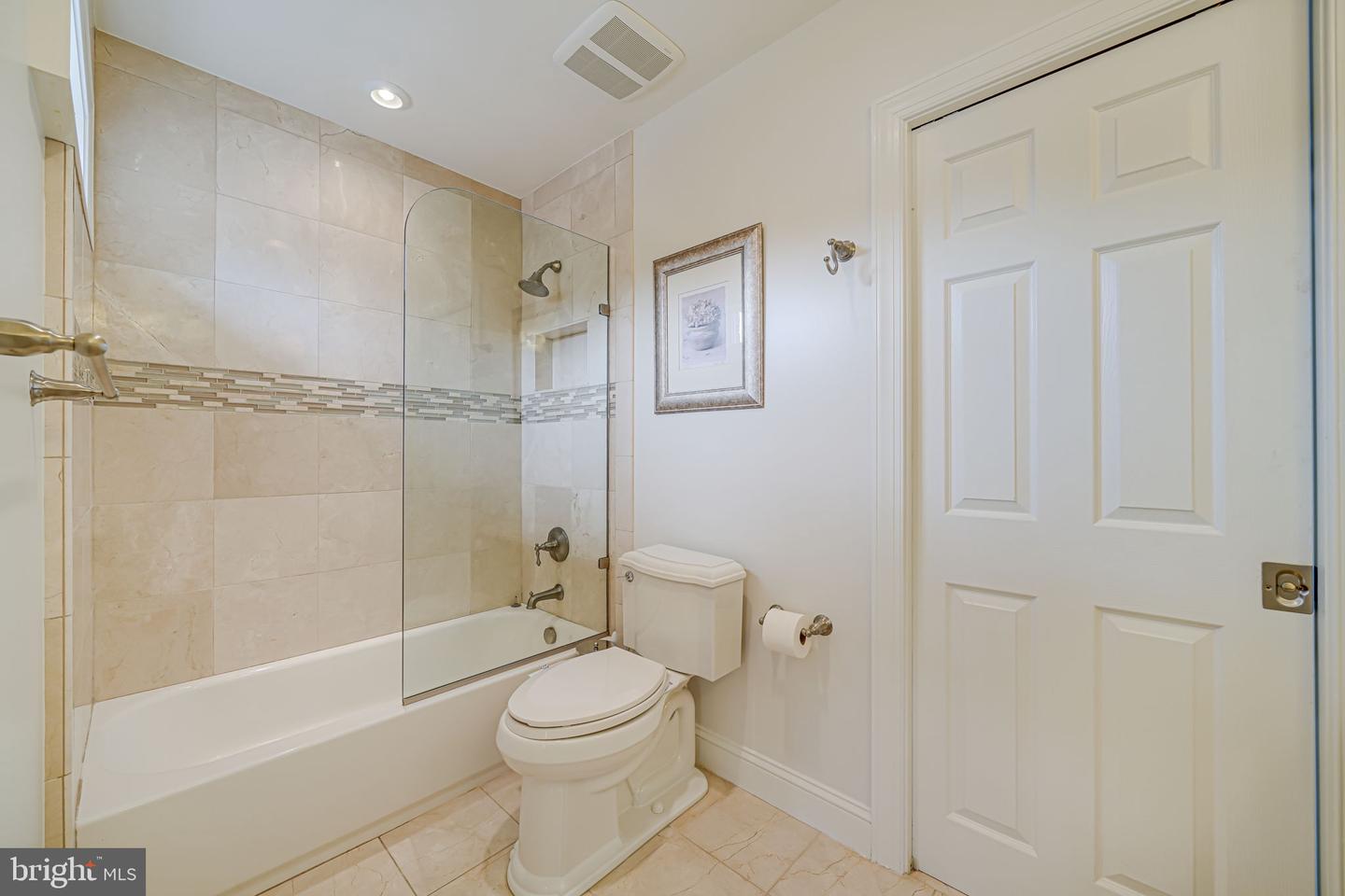 6676 AVIGNON BLVD, FALLS CHURCH, Virginia 22043, 5 Bedrooms Bedrooms, ,4 BathroomsBathrooms,Residential,For sale,6676 AVIGNON BLVD,VAFX2202508 MLS # VAFX2202508