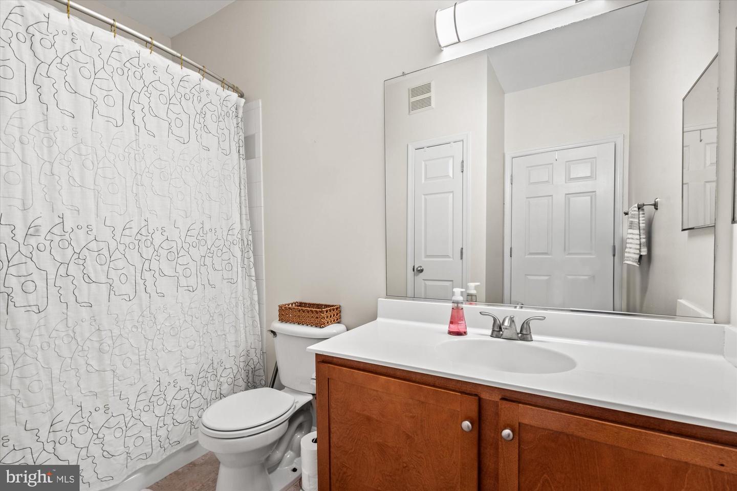 4852 EISENHOWER AVE #438, ALEXANDRIA, Virginia 22304, 2 Bedrooms Bedrooms, ,1 BathroomBathrooms,Residential,For sale,4852 EISENHOWER AVE #438,VAAX2038192 MLS # VAAX2038192