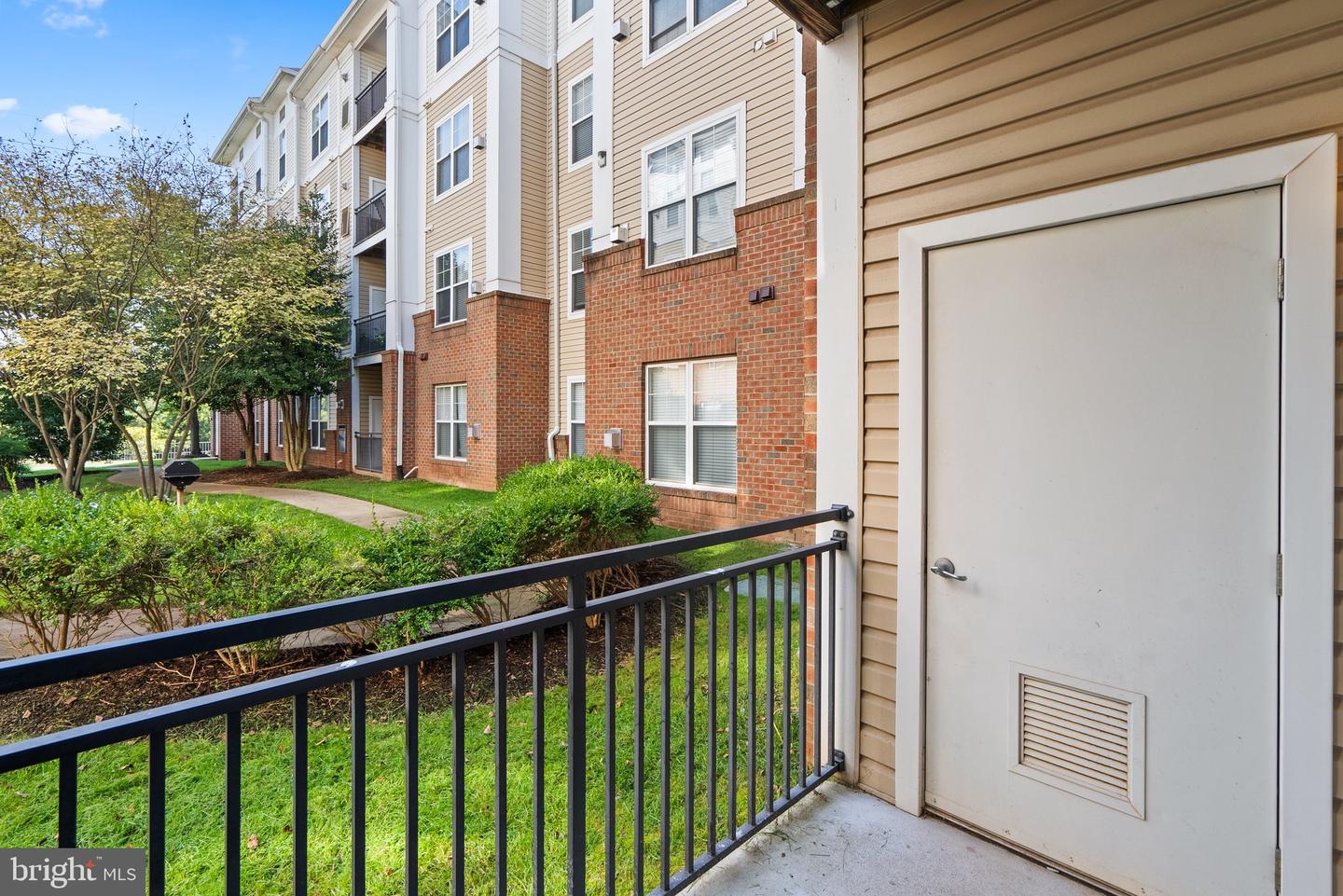 3830 LIGHTFOOT ST #123, CHANTILLY, Virginia 20151, 1 Bedroom Bedrooms, ,1 BathroomBathrooms,Residential,For sale,3830 LIGHTFOOT ST #123,VAFX2203032 MLS # VAFX2203032