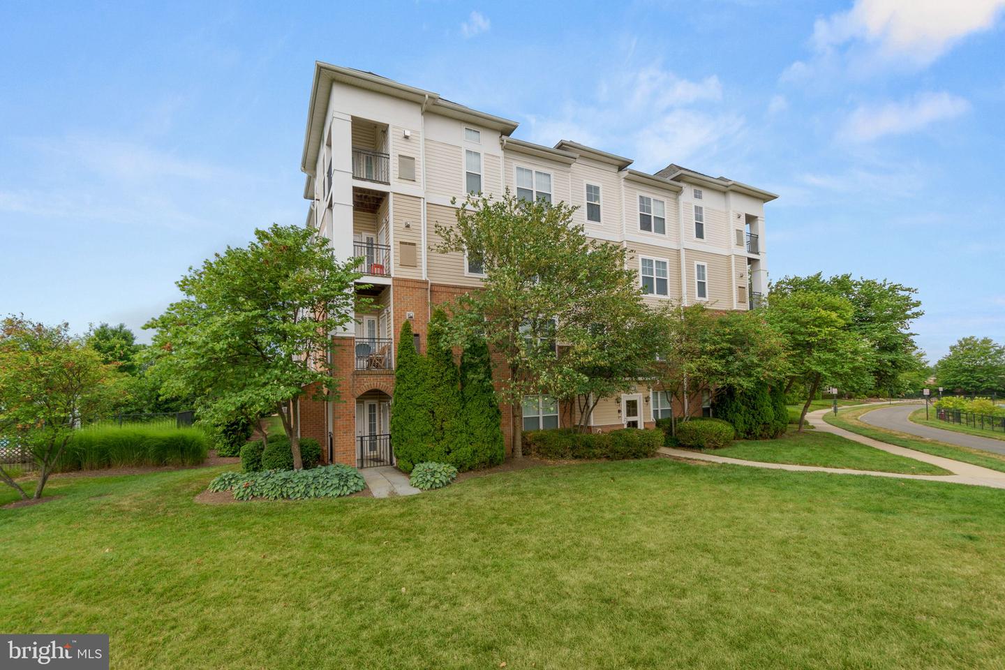 3830 LIGHTFOOT ST #123, CHANTILLY, Virginia 20151, 1 Bedroom Bedrooms, ,1 BathroomBathrooms,Residential,For sale,3830 LIGHTFOOT ST #123,VAFX2203032 MLS # VAFX2203032