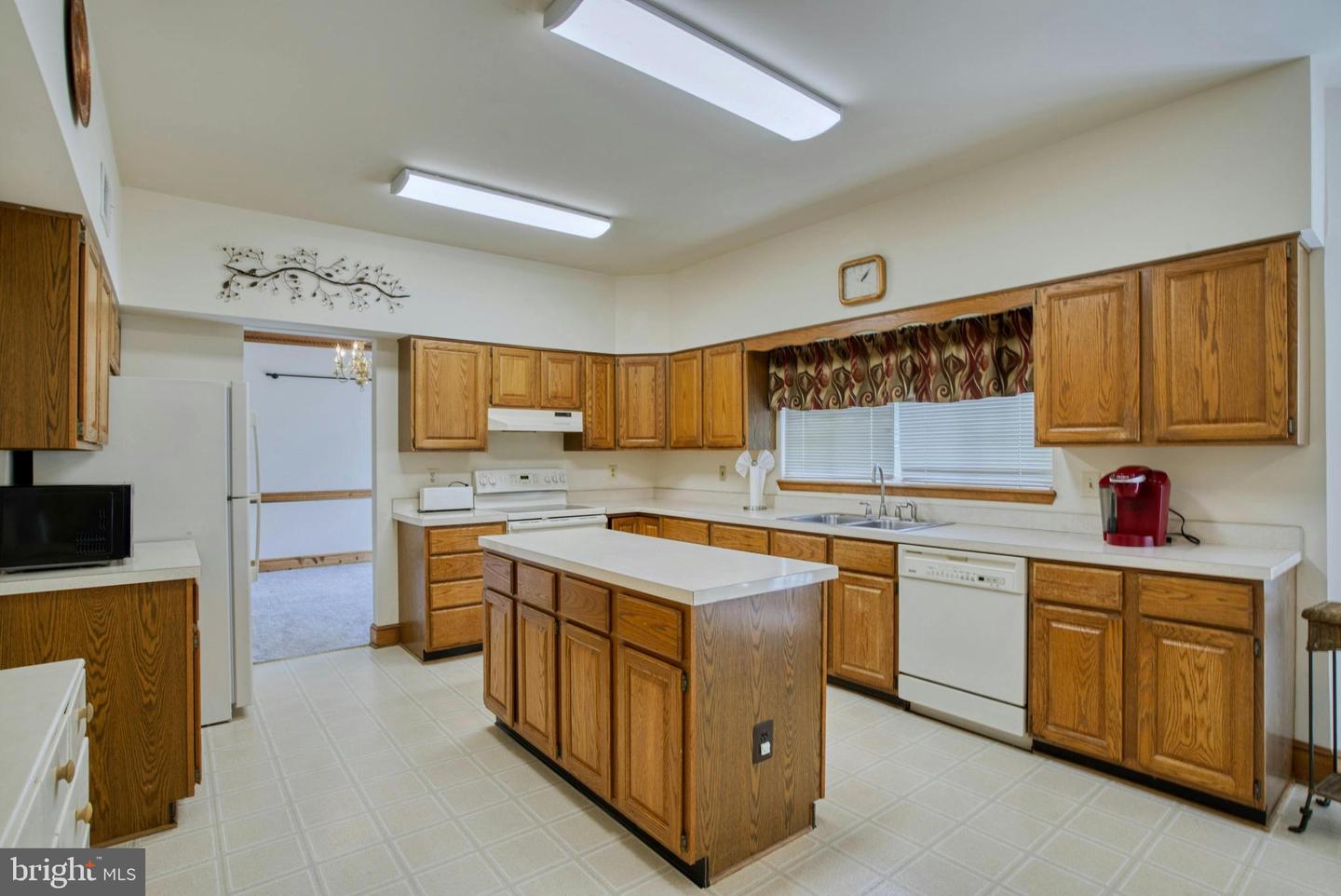 7095 SIGNAL HILL RD, MANASSAS, Virginia 20111, 4 Bedrooms Bedrooms, ,2 BathroomsBathrooms,Residential,For sale,7095 SIGNAL HILL RD,VAPW2065456 MLS # VAPW2065456