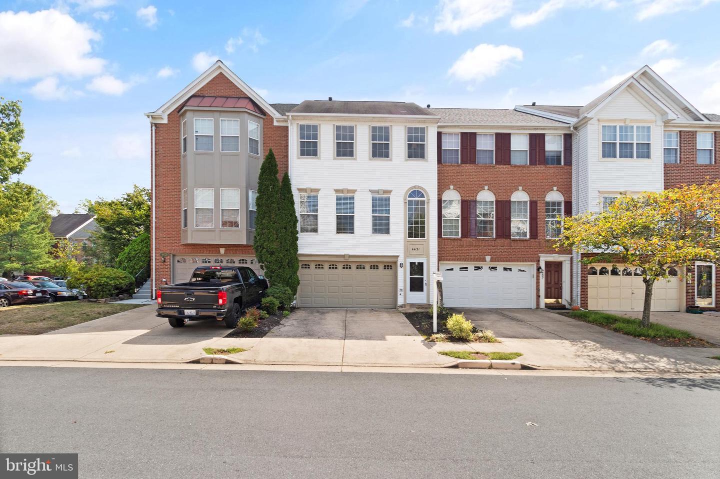 6631 HUNTER CREEK LN, ALEXANDRIA, Virginia 22315, 3 Bedrooms Bedrooms, ,3 BathroomsBathrooms,Residential,For sale,6631 HUNTER CREEK LN,VAFX2193876 MLS # VAFX2193876