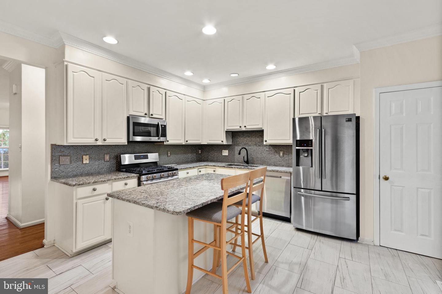 6631 HUNTER CREEK LN, ALEXANDRIA, Virginia 22315, 3 Bedrooms Bedrooms, ,3 BathroomsBathrooms,Residential,For sale,6631 HUNTER CREEK LN,VAFX2193876 MLS # VAFX2193876