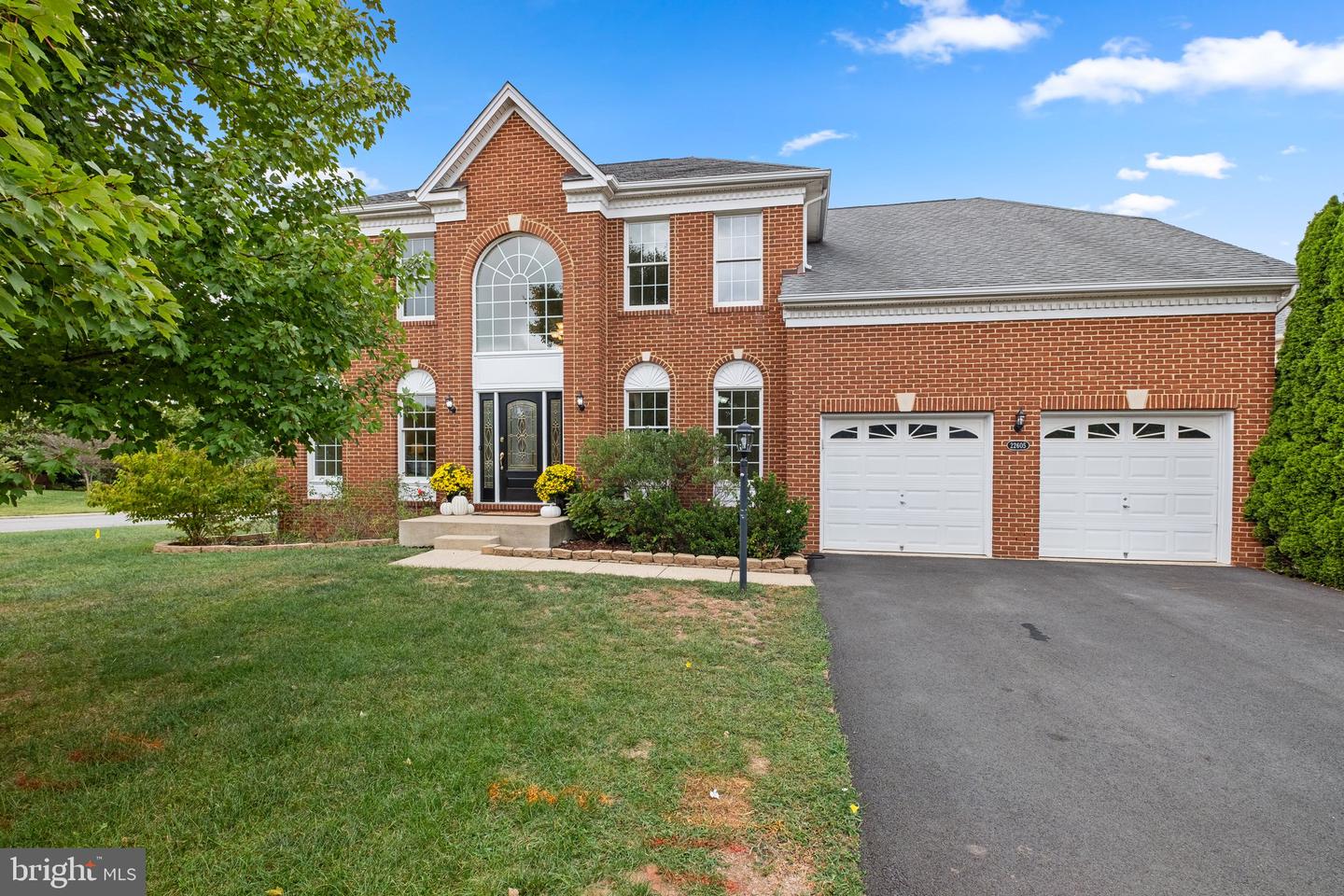 22605 CONKLIN RIDGE CT, ASHBURN, Virginia 20148, 4 Bedrooms Bedrooms, ,3 BathroomsBathrooms,Residential,For sale,22605 CONKLIN RIDGE CT,VALO2079334 MLS # VALO2079334