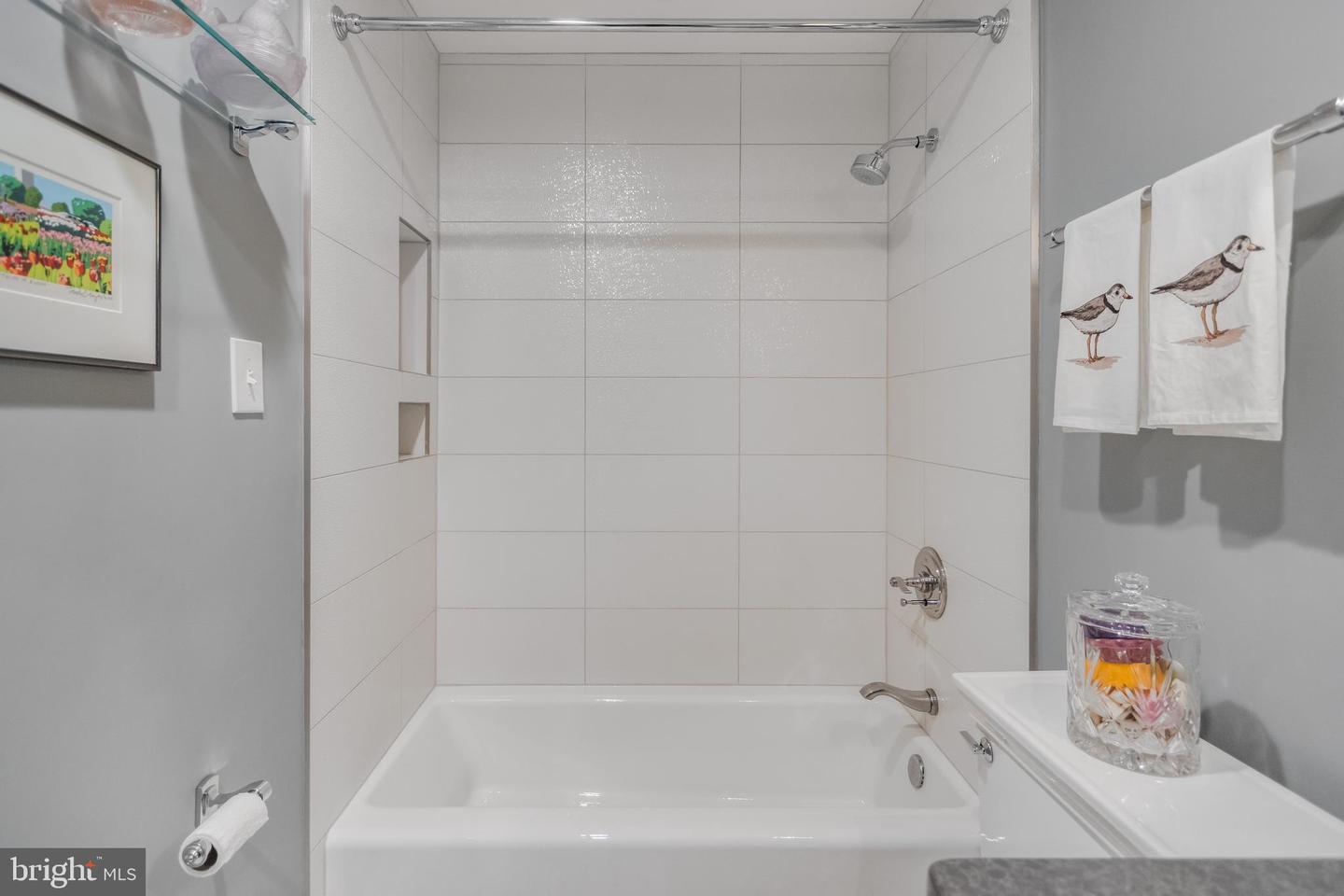 1325 13TH ST NW #3, WASHINGTON, District Of Columbia 20005, 2 Bedrooms Bedrooms, ,2 BathroomsBathrooms,Residential,For sale,1325 13TH ST NW #3,DCDC2159000 MLS # DCDC2159000