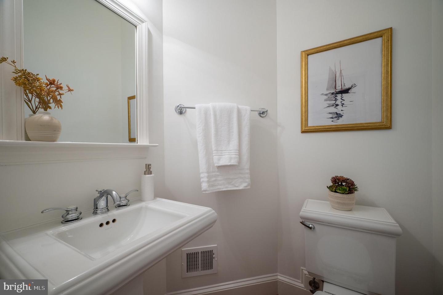 416 EUILLE ST, ALEXANDRIA, Virginia 22314, 3 Bedrooms Bedrooms, ,3 BathroomsBathrooms,Residential,For sale,416 EUILLE ST,VAAX2036348 MLS # VAAX2036348