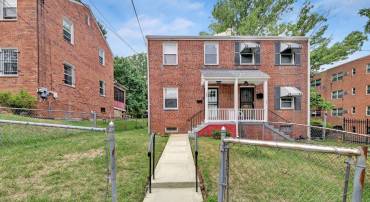 423 CHAPLIN ST SE, WASHINGTON, District Of Columbia 20019, 3 Bedrooms Bedrooms, ,1 BathroomBathrooms,Residential,For sale,423 CHAPLIN ST SE,DCDC2151582 MLS # DCDC2151582