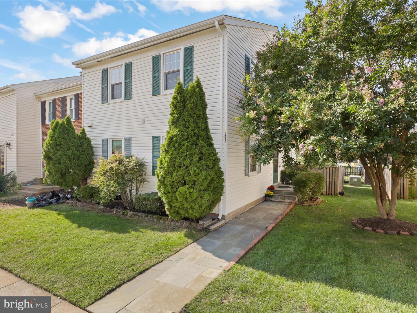 12937 RIDGEMIST LN, FAIRFAX, Virginia 22033, 4 Bedrooms Bedrooms, ,3 BathroomsBathrooms,Residential,For sale,12937 RIDGEMIST LN,VAFX2202620 MLS # VAFX2202620