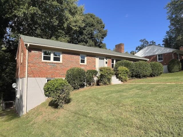 1124 WESTCHESTER DR, LYNCHBURG, Virginia 24502, 5 Bedrooms Bedrooms, ,2 BathroomsBathrooms,Residential,1124 WESTCHESTER DR,657128 MLS # 657128