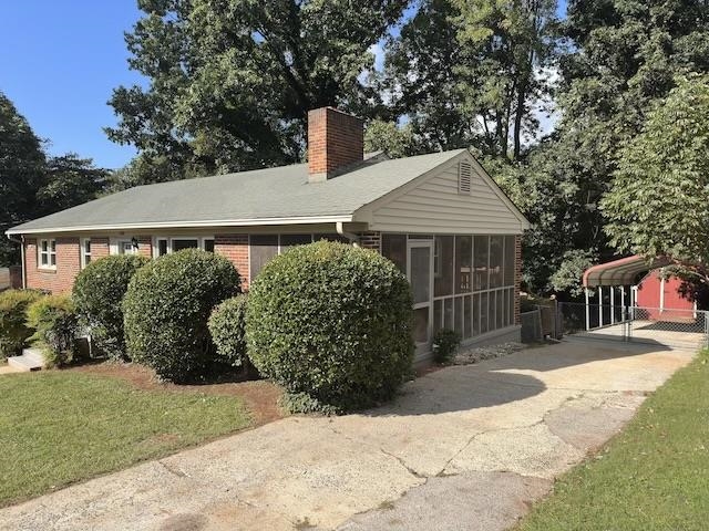 1124 WESTCHESTER DR, LYNCHBURG, Virginia 24502, 5 Bedrooms Bedrooms, ,2 BathroomsBathrooms,Residential,1124 WESTCHESTER DR,657128 MLS # 657128