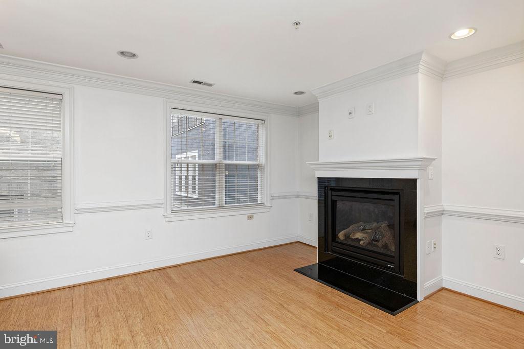 5231 CONNECTICUT AVE NW #202, WASHINGTON, District Of Columbia 20015, 2 Bedrooms Bedrooms, 5 Rooms Rooms,2 BathroomsBathrooms,Residential,For sale,5231 CONNECTICUT AVE NW #202,DCDC2141212 MLS # DCDC2141212