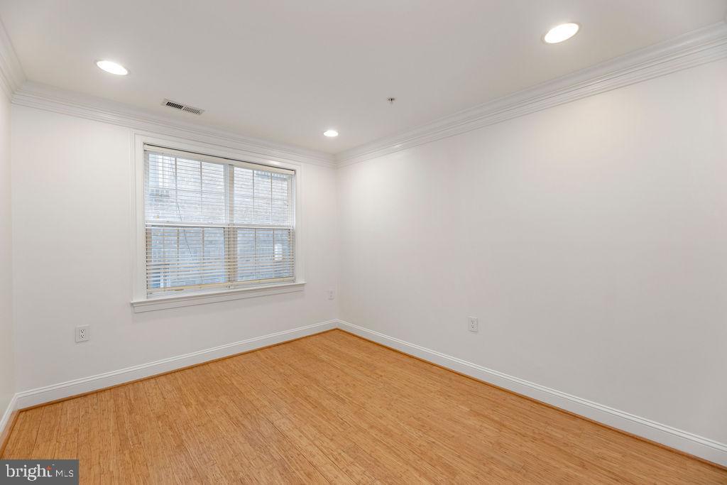 5231 CONNECTICUT AVE NW #202, WASHINGTON, District Of Columbia 20015, 2 Bedrooms Bedrooms, 5 Rooms Rooms,2 BathroomsBathrooms,Residential,For sale,5231 CONNECTICUT AVE NW #202,DCDC2141212 MLS # DCDC2141212