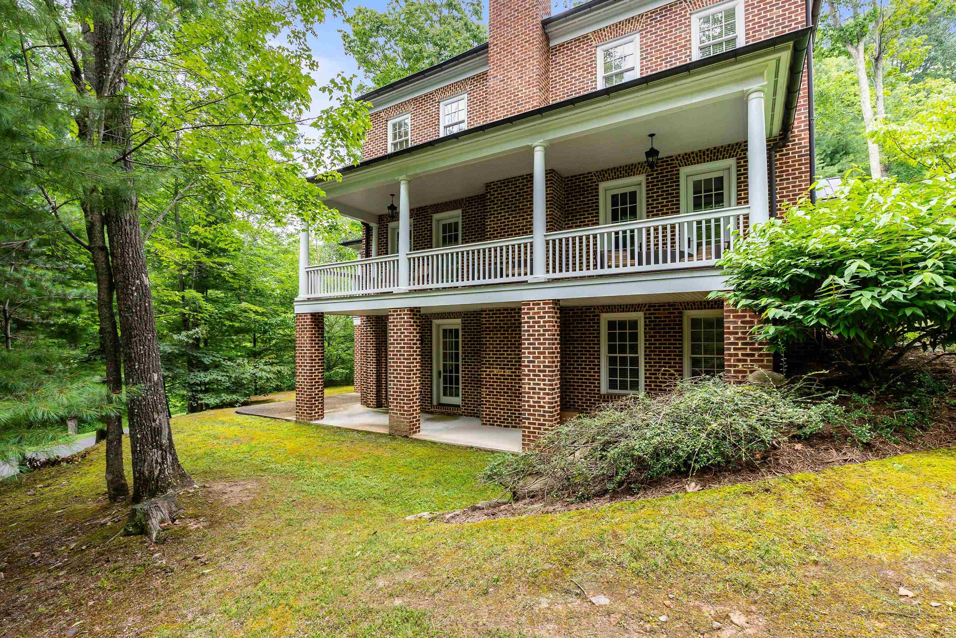 33 DONALD ROSS TRL, HOT SPRINGS, Virginia 24445, 5 Bedrooms Bedrooms, ,4 BathroomsBathrooms,Residential,33 DONALD ROSS TRL,657190 MLS # 657190